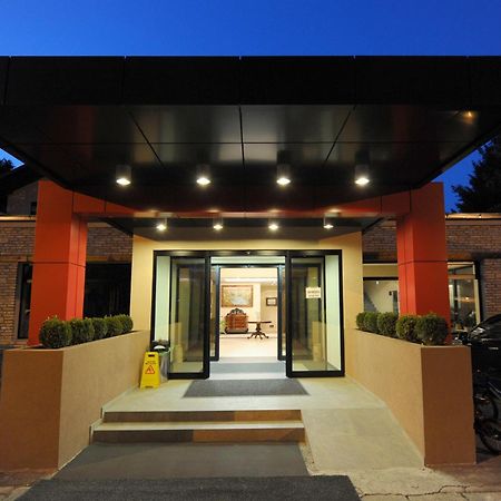 Hotel 1000 Ruza Belgrado Exterior foto