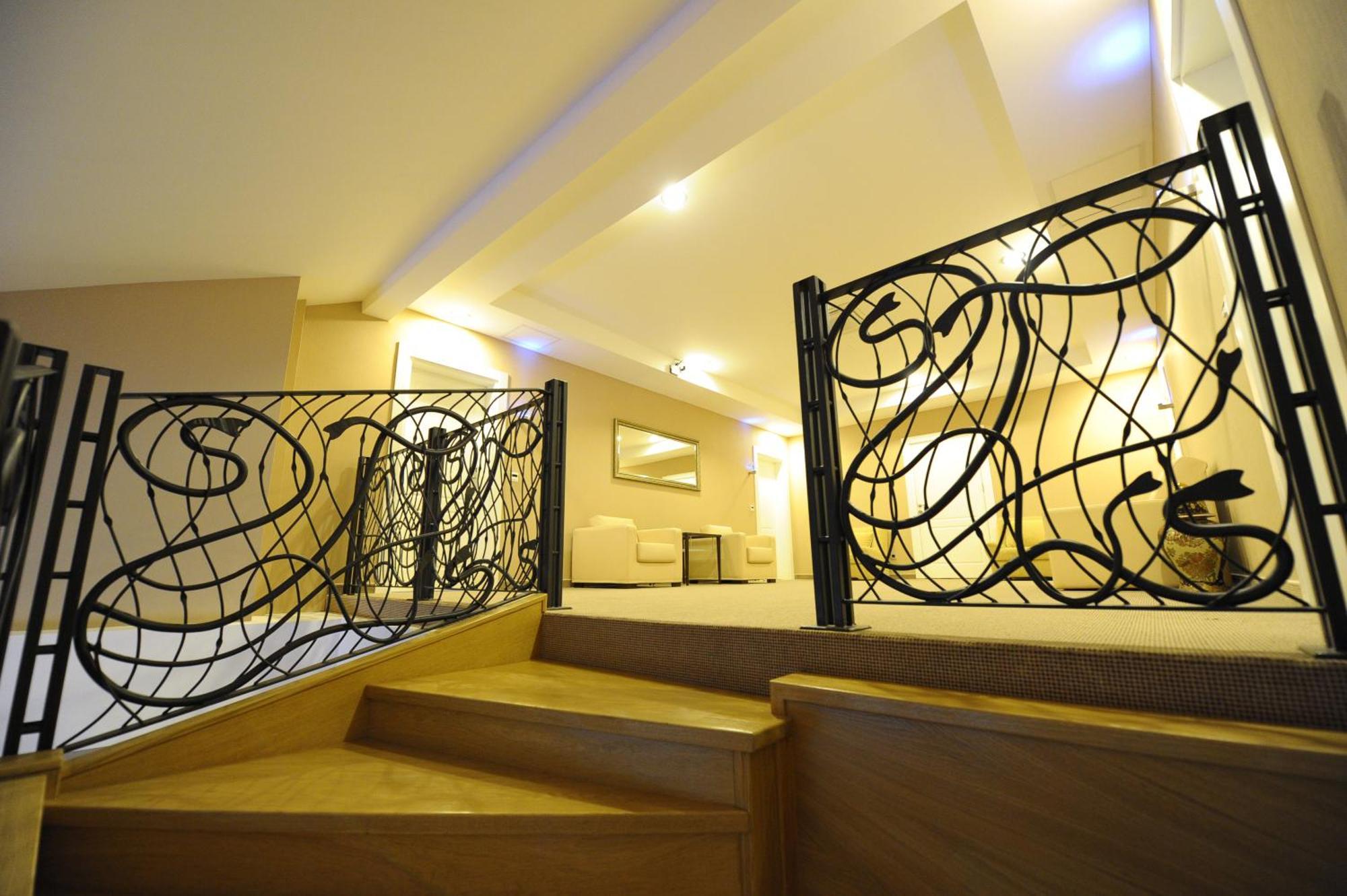 Hotel 1000 Ruza Belgrado Exterior foto